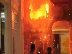 Mall Trans Studio Makassar Terbakar, Pengunjung Panik Menyelamatkan Diri