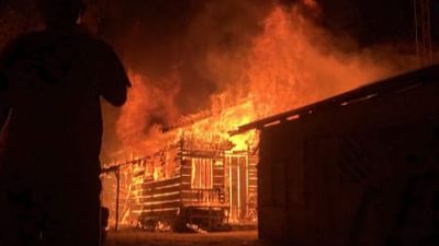 Kebakaran Hanguskan 1 Bangunan Rumah di Kelurahan Salakan